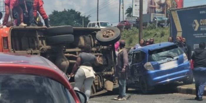 Several Injured as PSV Bus Overturns on Thika Superhighway